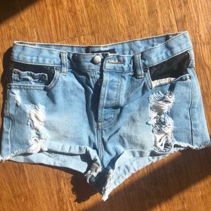 4/$25 Cuff off distressed shorts & leather pockets
